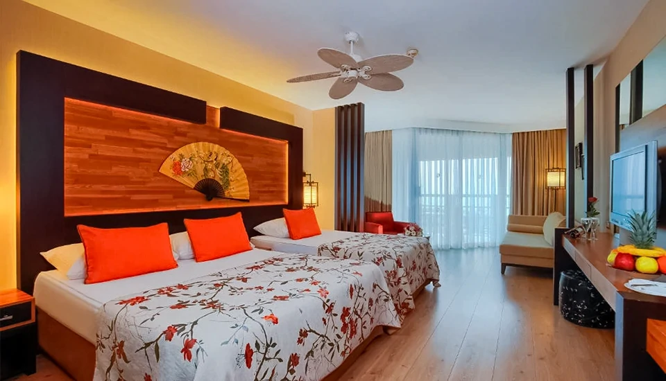 هتل لیماک لارا دلوکس آنتالیا